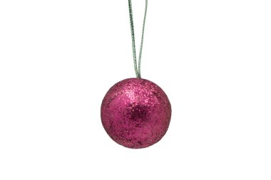 Beyaz arka plan üzerinde izole mor Noel top