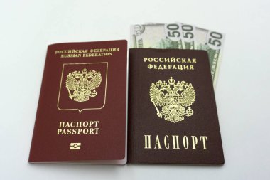 Nakit dolar ile Rus pasaportu