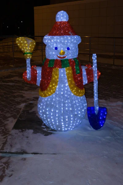 Boneco Neve Brilhante Boné Azul — Fotografia de Stock