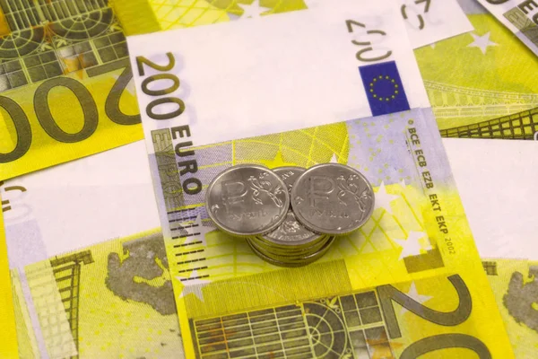 Euro Und Rubel Auf Euro Banknoten Stockfoto C Baon85