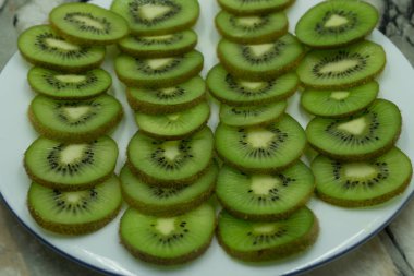 güzel kivi meyve dilimleri arka plan