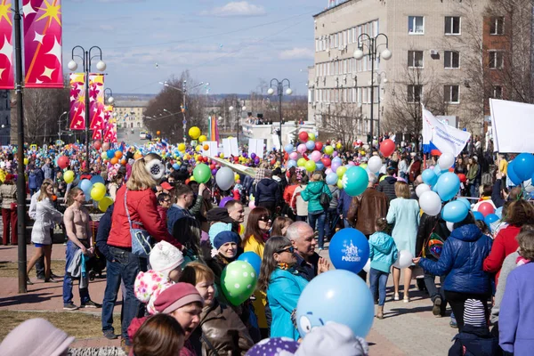 Grande Multidão Pessoas Assistindo Concerto Evento Esportivo Rússia Berezniki Maio — Fotografia de Stock