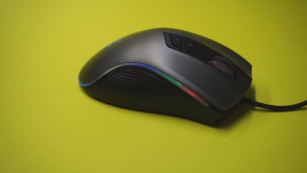 コンピューター マウス再生ビデオゲーム スポーツに手します — ストック動画