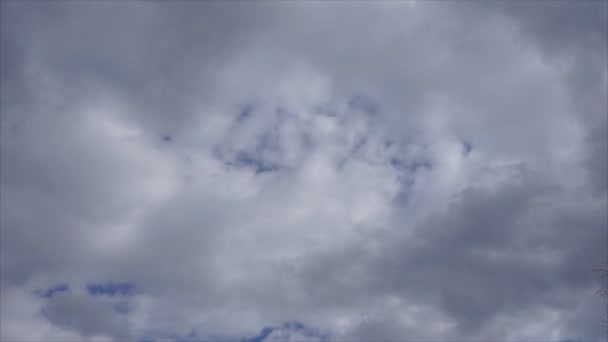 ciel avec nuages saison pittoresque  .