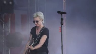 BEREZNIKI Rusya-Temmuz 2018: Rus pop şarkıcısı Diana Arbenina performansları .