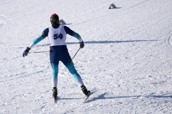 Esquí Fondo Esquiador Cielo Nieve Deporte Pista — Foto de Stock