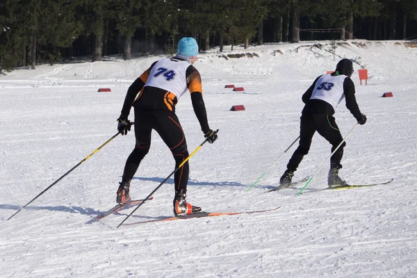 Man Skiing Slope Shot — Stock Photo, Image