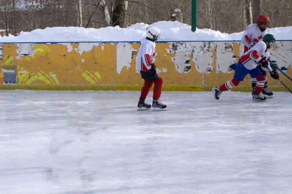 Pista Patinação Gelo Com Patinador Artístico — Fotografia de Stock