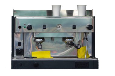 Kahve makinesi beyaz arka planda izole edilmiş.