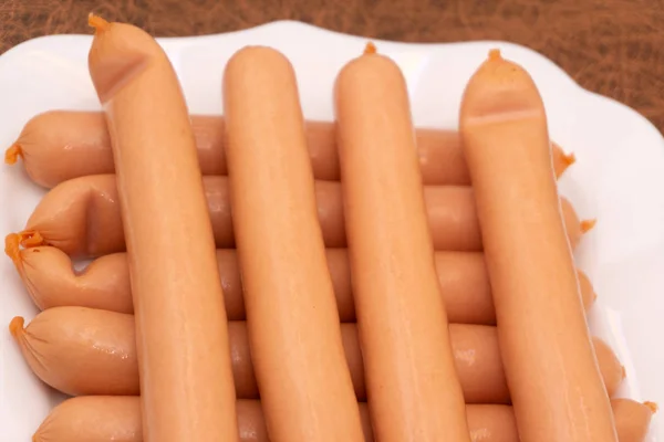 Teletöm Ból Nyers Hot Dogot Fehér Háttér Vágógörbe — Stock Fotó