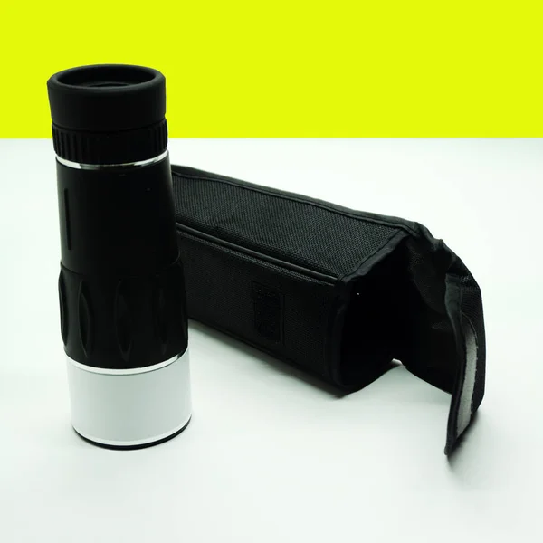 Militar Monocular Fundo Branco Guerreiro Guerra — Fotografia de Stock