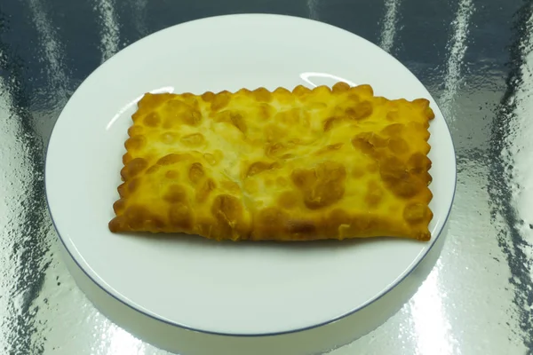 Cocina Tártara Oriental Uzbeka Cheburek Con Carne Queso Suluguni Plato —  Fotos de Stock