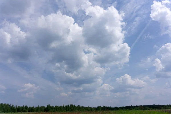 Nuvens Onduladas Encaracoladas Incrivelmente Bonitas Textura Tirar Fôlego Incomum Céu — Fotografia de Stock