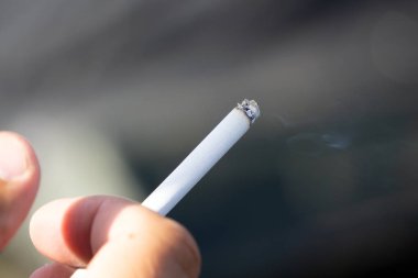 adam bir sigara kanser beyaz yakın kopya Sigara .