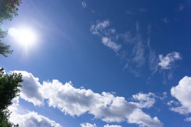 siyah ve beyaz bulutlar ve gökyüzü doğal,