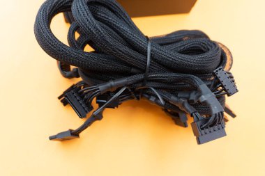 Beyaz arka plan üzerinde kullanılan güç kaynağı ünitesi Psu içinde