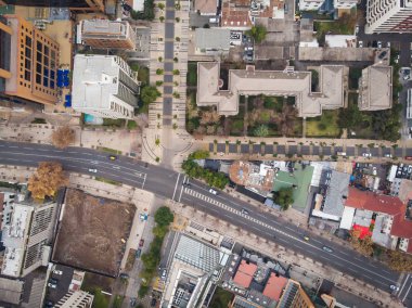 Cityscape modern şehir yukarıdan. Santiago de Chile hava