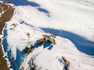 Güzel karlı kasaba at Andes Mountains insanlar spor kar için nereye