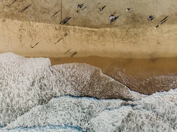 ビーチで海岸線の空中写真 — ストック写真