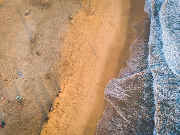 ビーチで海岸線の空中写真 — ストック写真