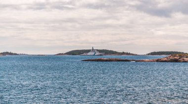 Hanko Finlandiya, Sahil Güvenlik gemisi şehir dışında bir yaz gününde