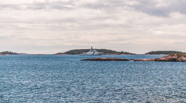 Hanko Finlandiya, Sahil Güvenlik gemisi şehir dışında bir yaz gününde