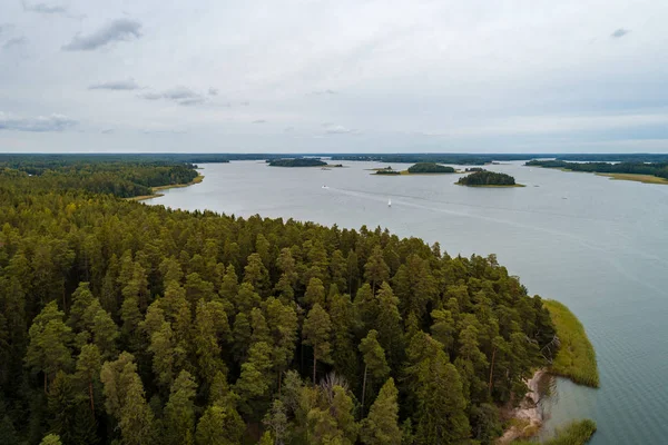 Orman ve adalar Tammisaari Finlandiya dışında yüksek irtifa hava görünümünden bir gün güneş olmadan