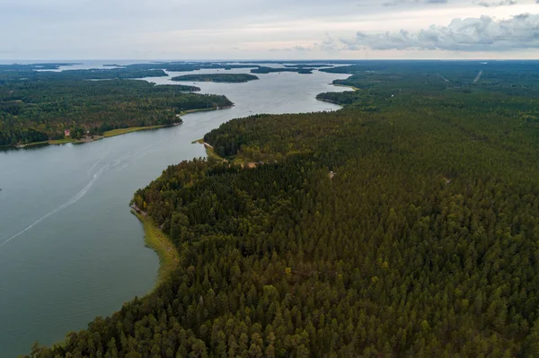 Orman ve adalar Tammisaari Finlandiya dışında yüksek irtifa hava görünümünden bir gün güneş olmadan