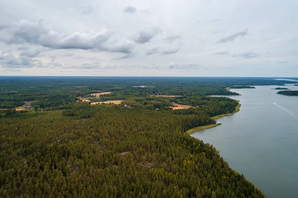 Orman ve adalar Tammisaari Finlandiya dışında yüksek irtifa hava görünümünden bir gün güneş olmadan