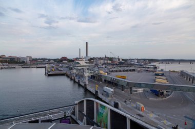 Yazı işleri 08.09.2018 Stockholm İsveç, aracı Ms Baltık Prenses Vartan, kamyon yükleme için bekleyen bir erken sabahı Stockholm bağlantı noktası için gelen feribot