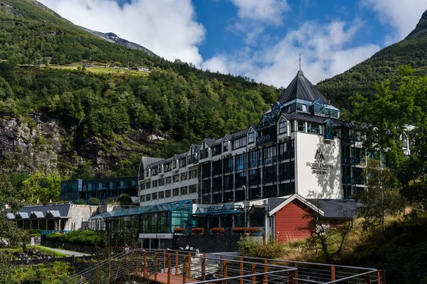 Εκδοτική 2019 Geiranger Norway Hotel Union Μια Καλοκαιρινή Μέρα Βουνά — Φωτογραφία Αρχείου