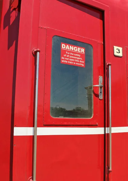 Rouge Blanc Danger Pas Ouvrir Panneau Porte Sur Porte Wagon — Photo