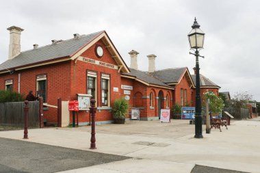 Talbot, Victoria, Avustralya - 4 Mayıs 2016: Kırmızı tuğlalı kampı Street, Talbot postanede