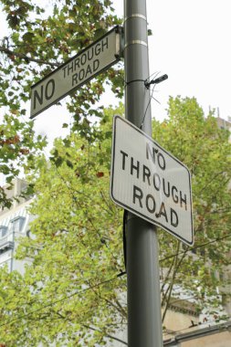 siyah ve beyaz No üzerinden yol işaretleri