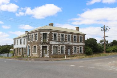 Malmsbury, Avustralya - 11 Şubat 2018: İlk olarak 1850'lerde otel olarak inşa edilen Mansions, banka, pansiyon, mantar çiftliği ve kankonsi olarak kullanılmıştır.