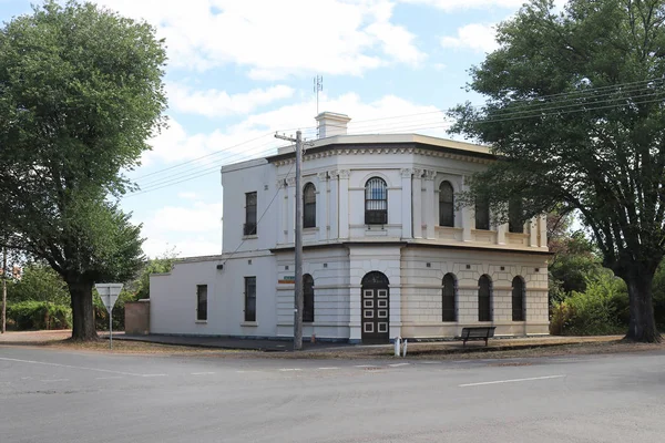 Budynek dawnego Narodowego Banku Australasia (1887) w Lyons Street, Newstead, Australia — Zdjęcie stockowe