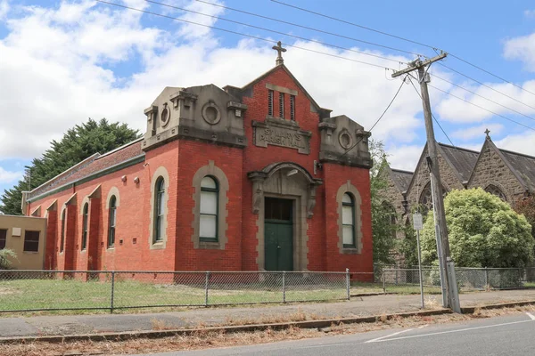 KYNETON, AUSTRALIA - 11 de febrero de 2018: La Parroquia de Santa María está unida a la Iglesia Católica Nuestra Señora del Rosario en Kyneton — Foto de Stock