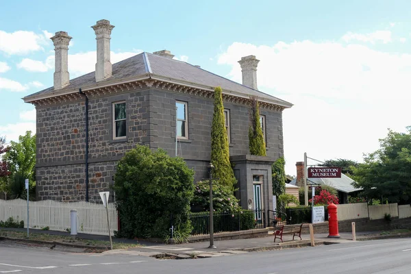 KYNETON, AUSTRALIA - 11 de febrero de 2018: la histórica piedra azul K — Foto de Stock