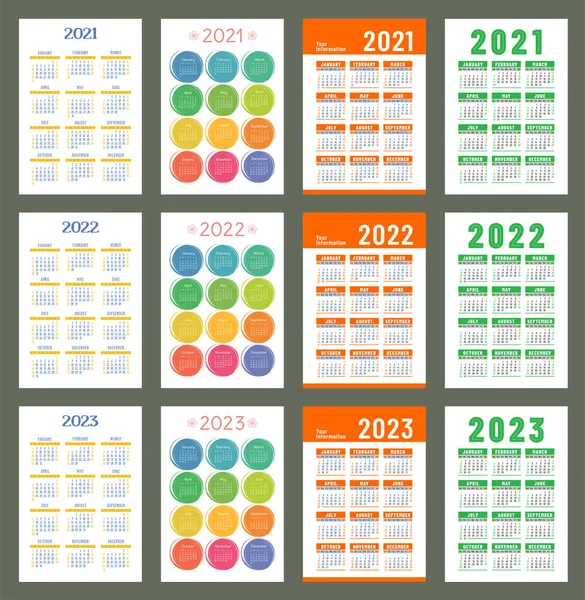 カレンダー2021年 2022年 2023年 英語のカラーベクトルセット 垂直壁またはポケットカレンダーテンプレート 華やかなビッグデザインコレクション 新年だ 週は日曜日から始まる — ストックベクタ