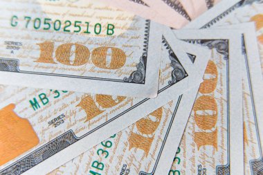 Yüz dolarlık banknotlar. Dolar kavramı.