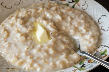 Sabah kahvaltısı mutfağı taze doğal yulaf ezmesi