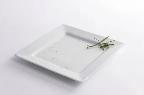 Schmutzige Glasbecher Mit Essensresten — Stockfoto