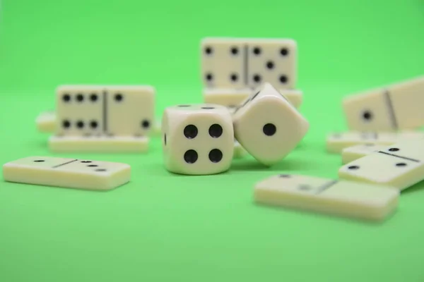 Spiel Von Domino Auf Tisch Glück Spieler Casino — Stockfoto
