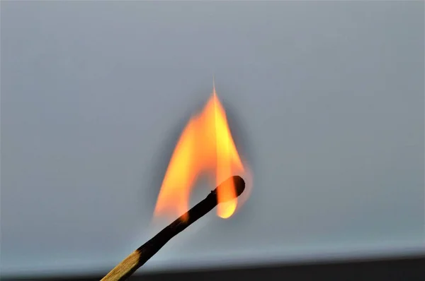 Dřevěné Zápalky Bílém Pozadí Objektu Oheň — Stock fotografie