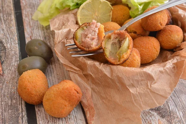 Piatto Italiano Olive Ascolane Antipasto Tradizionale Fritti — Foto Stock