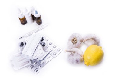 Limon ve sarımsak hapları tabletler ve uyuşturucu karşı
