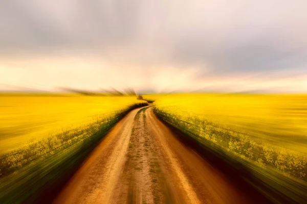 Chemin Campagne Flou Sombre Paysage Dramatique Ciel Orageux Sur Champ — Photo