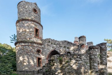 Oldenburg ailesine ait Brodzany 'deki Slovakya Kalesi' nin kalıntıları.