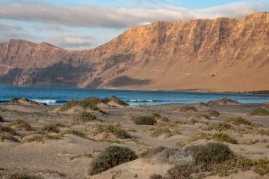 Lanzarote sahilde günbatımı