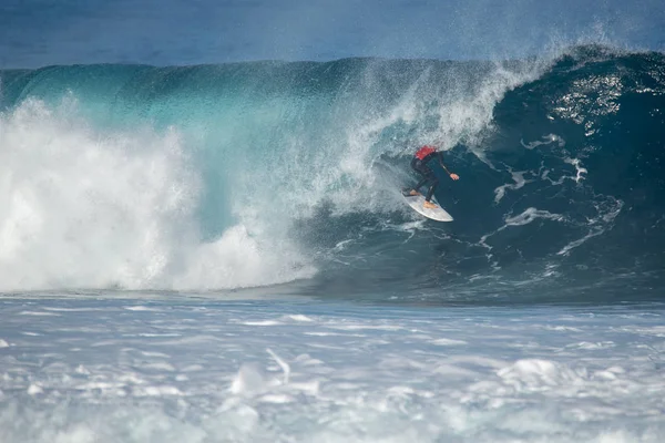 Surfer Akcji Duża Fala Lanzarote Wyspy Kanaryjskie — Zdjęcie stockowe